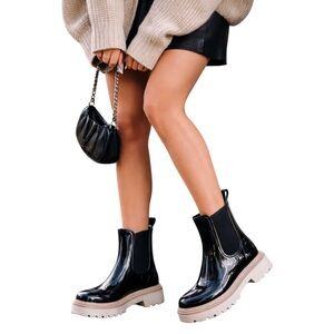 Dolce Vita Thunder H2O Black Patent Rain Boots Size 8 Women’s Pull On Lug Sole